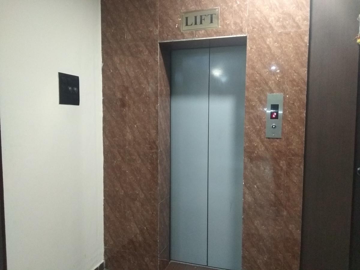Hotel Royal Regency Bori  Exterior foto